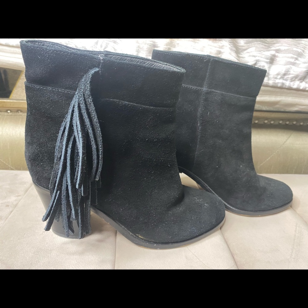 Kenneth Cole suede fringe booties